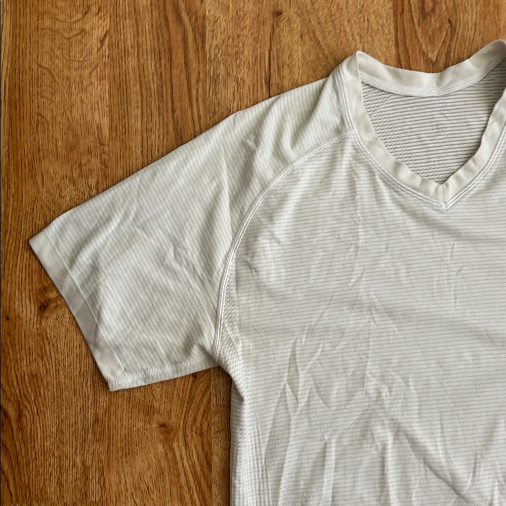 Lululemon Men's White T-Shirt Sz L - Picture 3 of 7